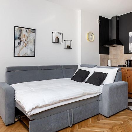 Fashioned Apartment Rycerska By Noclegi Renters Varşovia Exterior foto